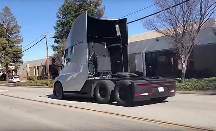 Đuôi xe Vô-lăng Tesla Semi Truck