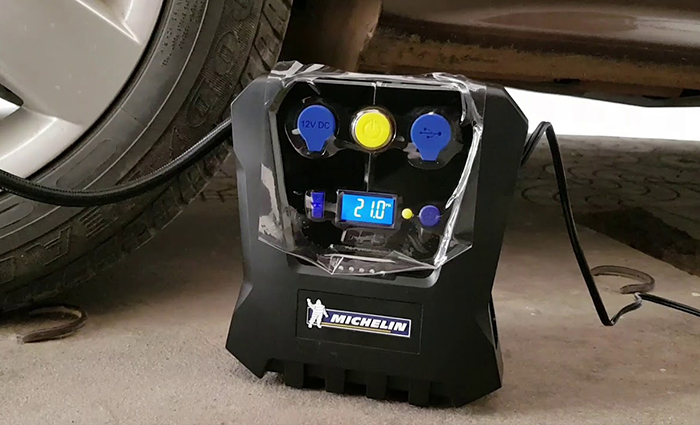 Máy bơm điện ô tô Michelin 12266